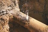 Порыв водопроводной сети по улице Карла Маркса