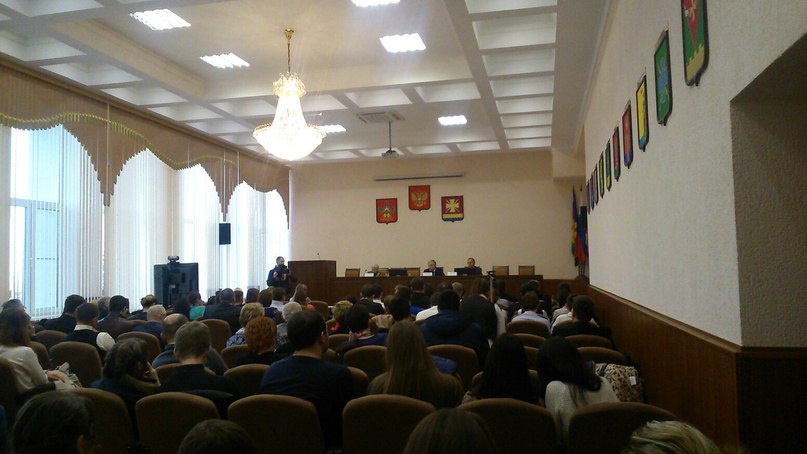 ВСТРЕЧА МОЛОДЕЖИ С ГЛАВОЙ МО ДИНСКОЙ РАЙОН С.В. ЖИЛЕНКО