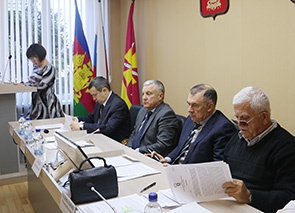 Депутаты районного Совета утвердили бюджет Динского района на 2017 год