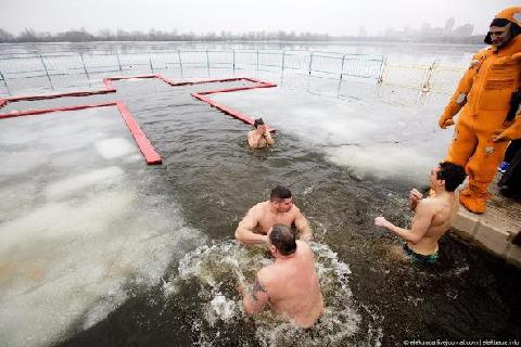 КРЕЩЕНСКИЕ КУПЕЛИ