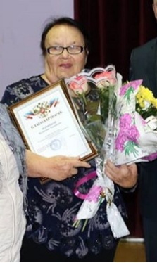 Ушла, из жизни сделав шаг…