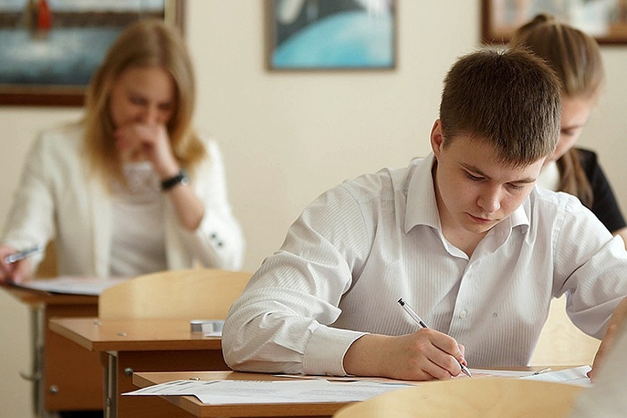 Регистрация выпускников на итоговое сочинение завершится 17 ноября.